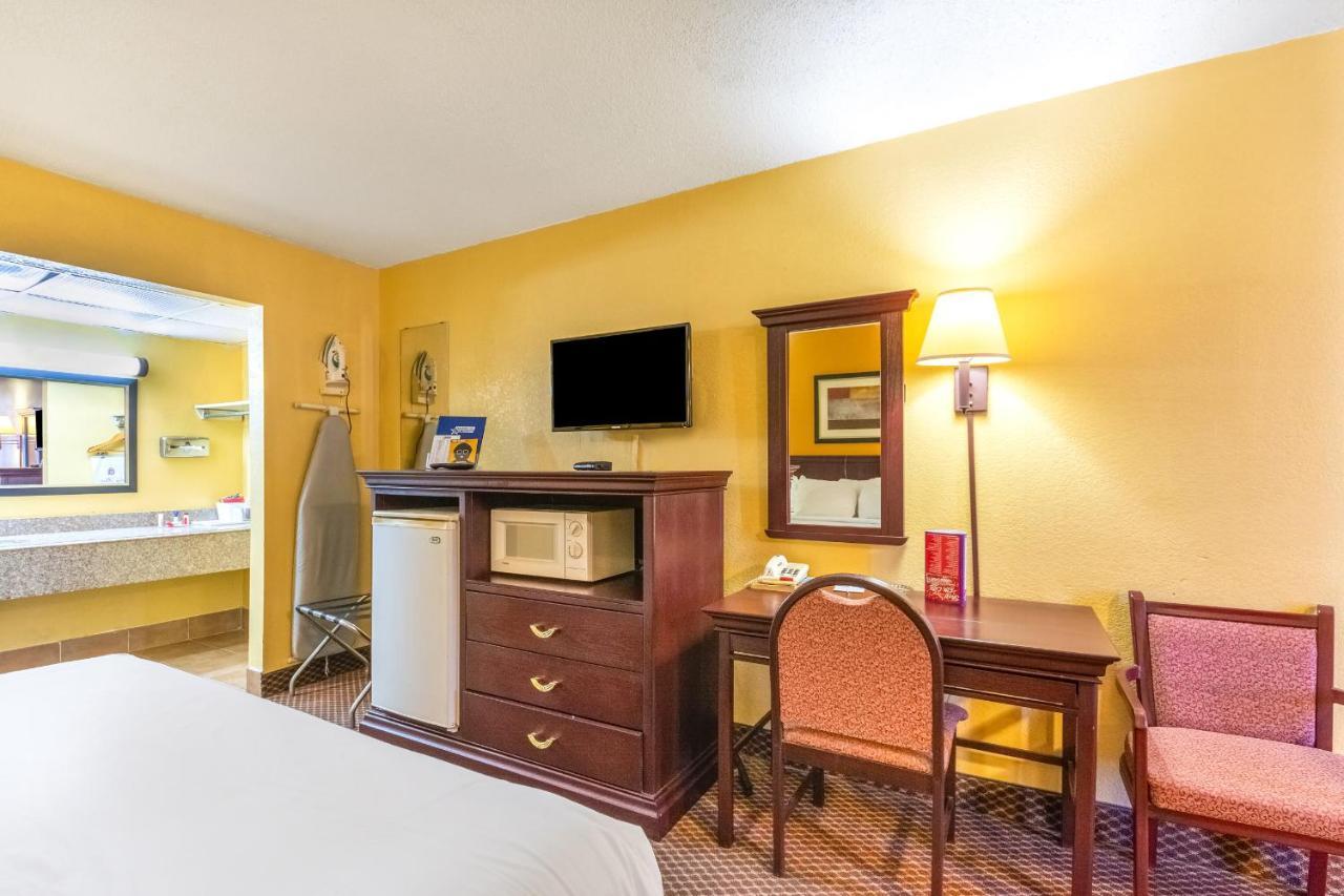 Americas Best Value Inn Of Elk City Exterior photo