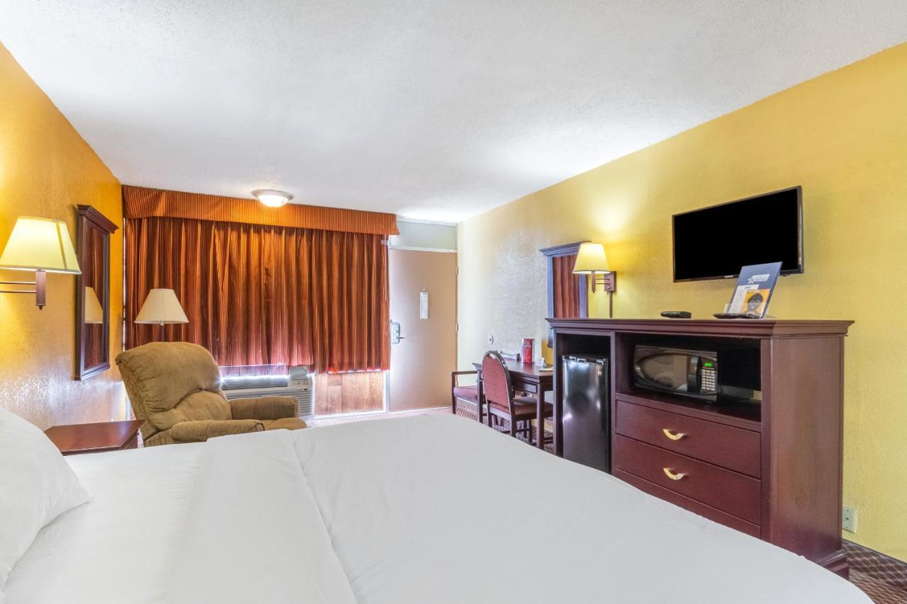 Americas Best Value Inn Of Elk City Exterior photo