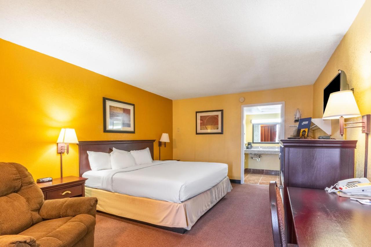 Americas Best Value Inn Of Elk City Exterior photo