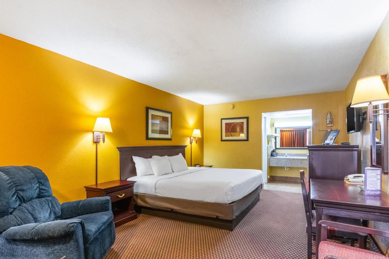 Americas Best Value Inn Of Elk City Exterior photo